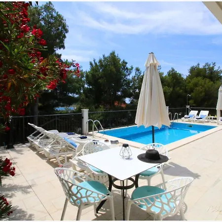 Modernistic In With Pool * Primosten